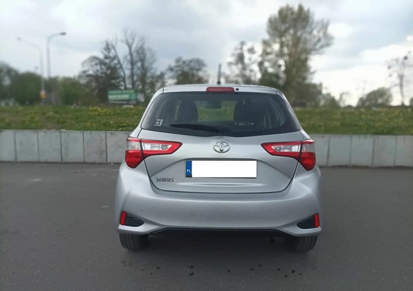 Toyota Yaris cena 48900 przebieg: 68900, rok produkcji 2020 z Łódź małe 79